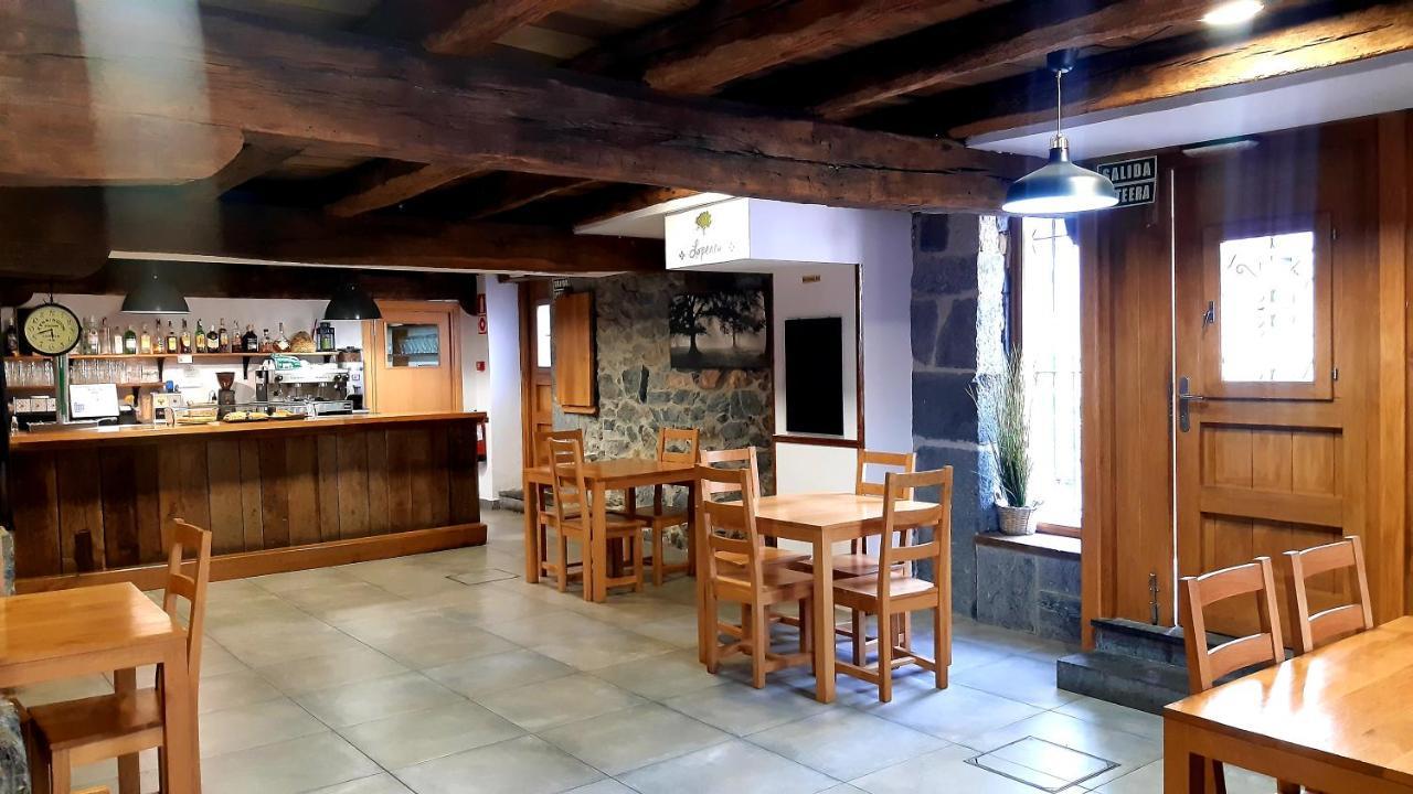 Hostal-Cicloturismo Lopenea Лейца Екстериор снимка