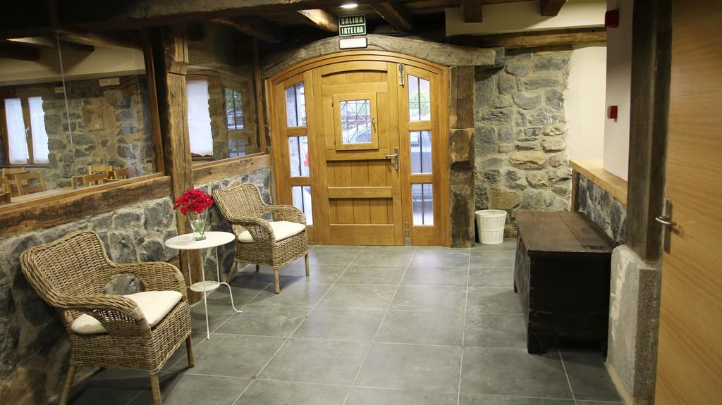 Hostal-Cicloturismo Lopenea Лейца Екстериор снимка
