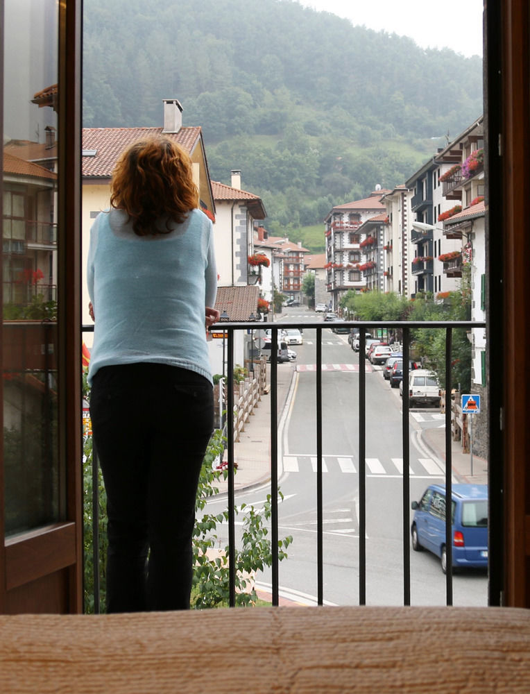 Hostal-Cicloturismo Lopenea Лейца Екстериор снимка